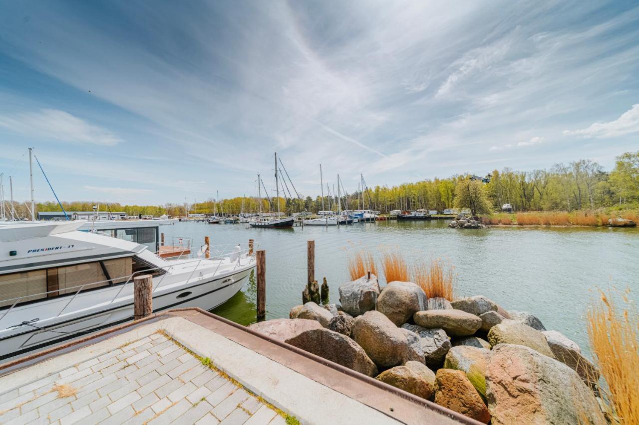 Schwimmendes Ferienhaus "Trinity" Ihr Seahome Auf Der Ostsee Peenemunde Buitenkant foto