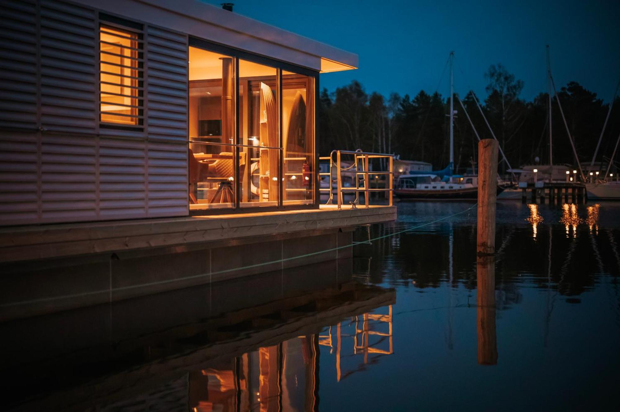 Schwimmendes Ferienhaus "Trinity" Ihr Seahome Auf Der Ostsee Peenemunde Buitenkant foto